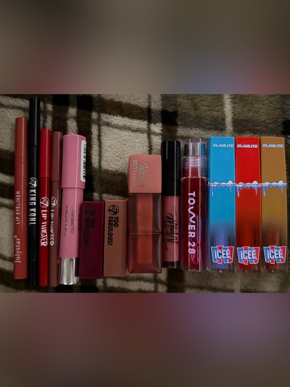 Lipgloss & Lipstick Bundle